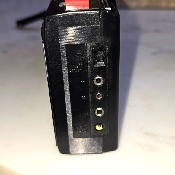 Vintage Realistic Voice Actuated Cassette Tape Recorder - Picture 5 of 11